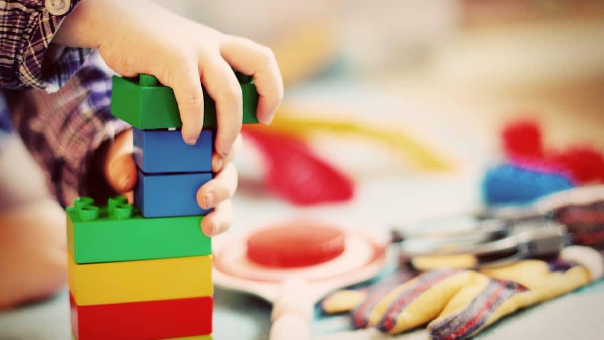 Comment choisir un jouet d'éveil pour un enfant en bas-âge ?